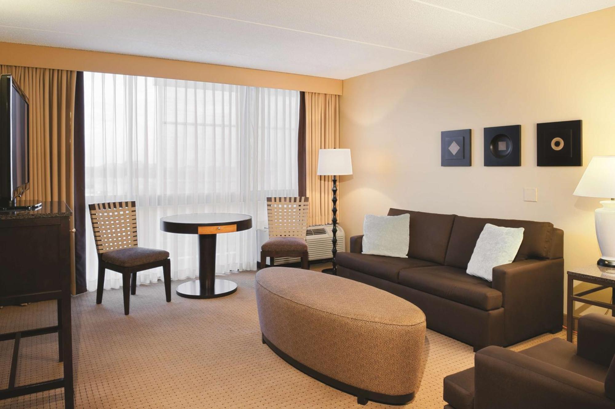 Hotel Doubletree By Hilton Chicago - Arlington Heights Exterior foto